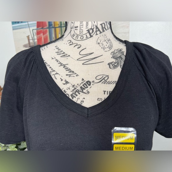 Brand New-Rafella Flutter Sleeve Top - Picture 2 of 8